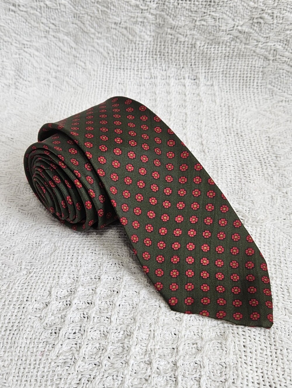Vtg Bragg & Son All Silk Tie Red And Green Floral Print 3"